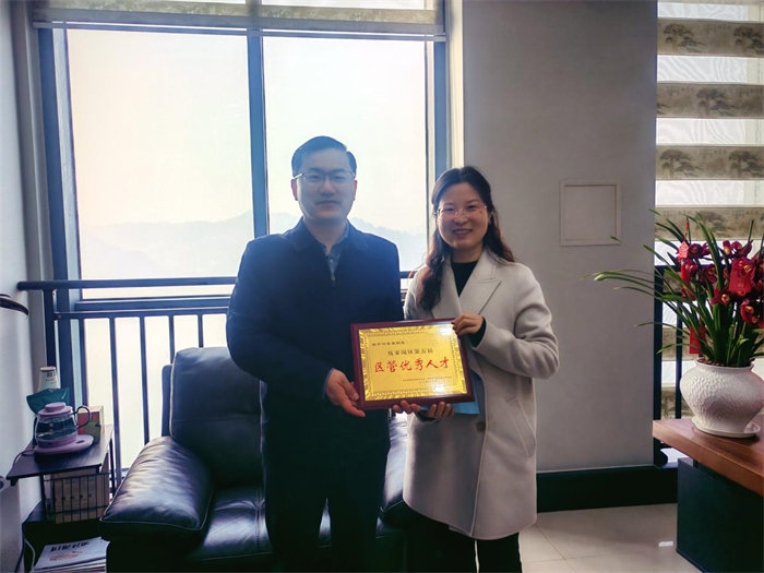 伍家岗区委常委、区政府常务副区长吴晓军到公司走访慰问